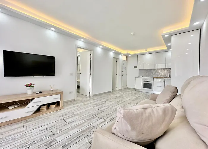 Torres De Yomely - M4g プラヤ・デ・ラス・アメリカス